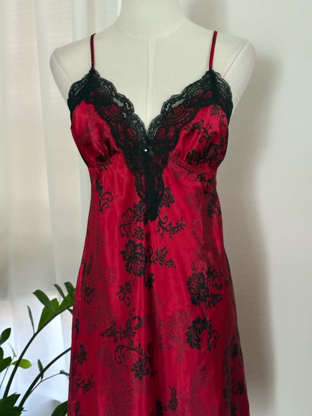 Lux Lace-Trim Satin Chemise - Red/Black